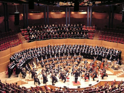 1440px-Koelner_Philharmonie-Buehne.jpg
